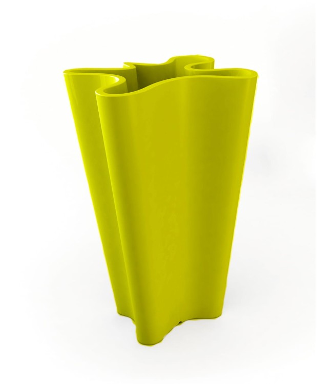 18902