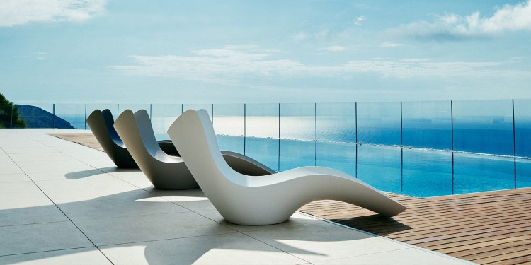lezak-surf-lezak-surf-luxury-outdoor-design-furniture-sunlounge-surf-karimrashid-vondom_5_.jpg