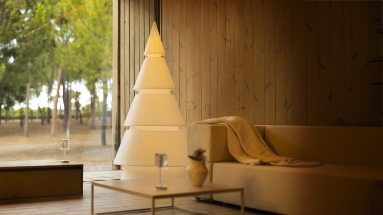 choinka-świecąca-forest-vondom1.jpg
