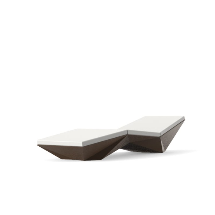 leżak-faz-Vondom-Faz-sun-lounger-Ramon-Esteve-5.jpg