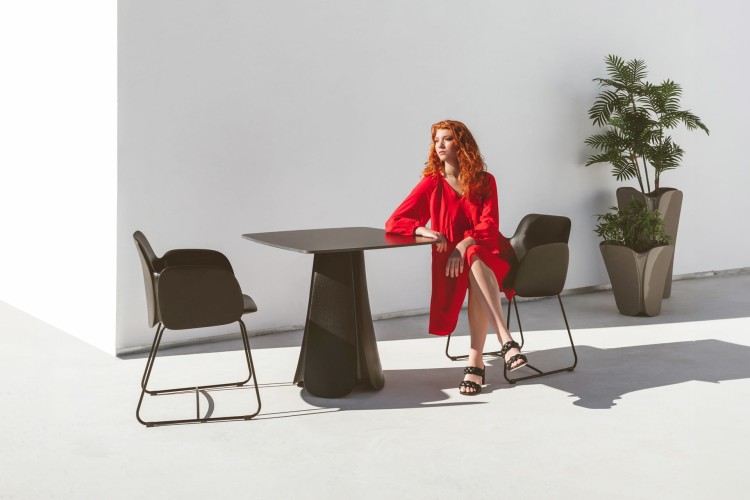 krzeslo-ogrodowe-pezzettina-Vondom-Pezzettina-Stefano-Giovannoni-designer-chairs-2.jpg