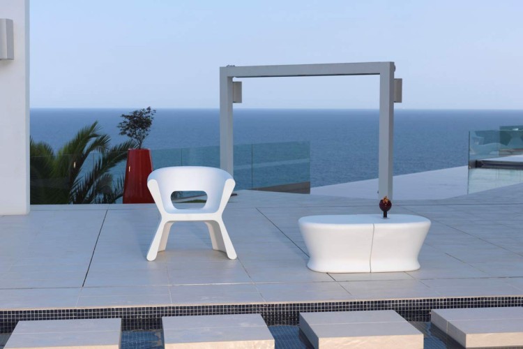 fotel-pal-outdoorfurniture-chaise-table-pal-karimrashid-vondom.jpg