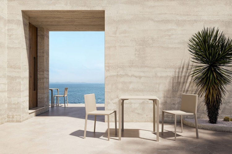 krzeslo-quartzVondom-Quartz-outdoor-chair-Ramón-Esteve-2.jpg