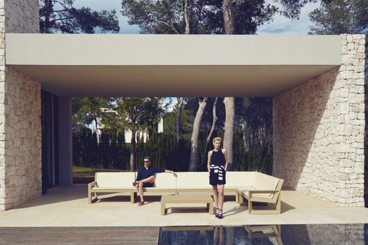 sofa-modulowa-luxury-outdoor-furniture-design-sofa-coffeetable-frame-ramonesteve-vondom_4_.jpg