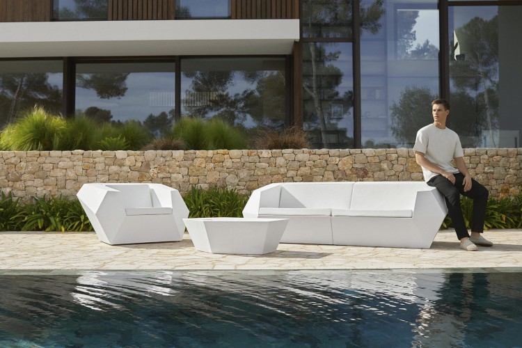 sofa-modulowa-Vondom-Faz-outdoor-modular-sofa-Ramon-Esteve-1.jpg