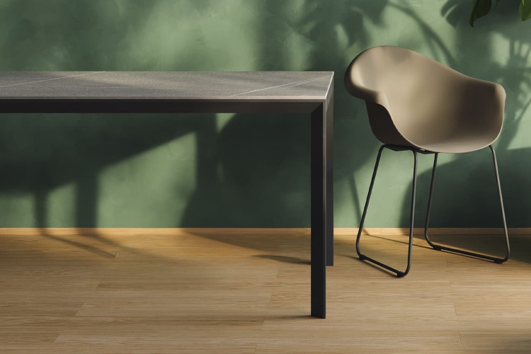 stół-frame-Vondom-Frame-outdoor-dinner-table-Ramon-Esteve-4.jpg