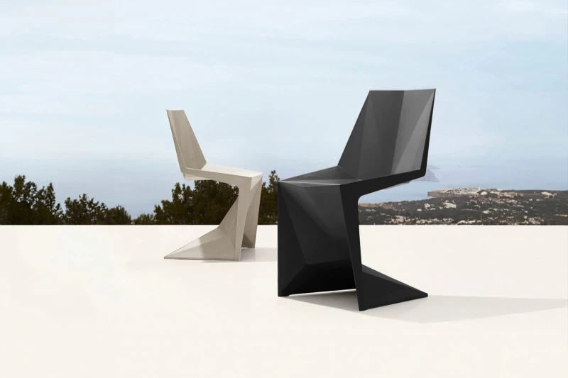 Krzesło Voxel ecru Vondom w aranżacji producenta